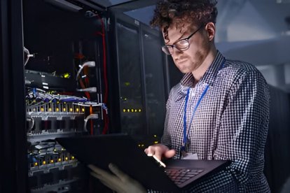 Expertos en software y ciberseguridad fueron de los más requeridos por empresas en 2025.