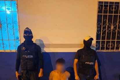 Un hombre fue arrestado por supuestamente tener en privación de libertad a una mujer y maltratar a trs menores