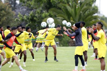 Los futbolistas del Ídolo tuvieron exigentes jornadas de trabajo físico durante los 12 días de permanencia en Quito.