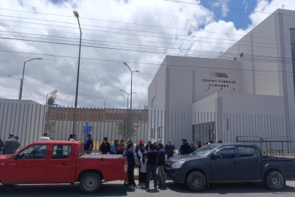 Fiscalía continúa las indagaciones para establecer la identidad del fallecido.