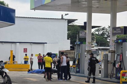 Un presunto delincuente murió durante el enfrentamiento con la Policía, tras el asalto.