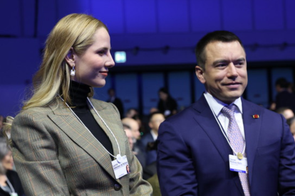 El viaje de Lavinia Valbonesi en el avión presidencial a Davos será investigado por la legisladora del correísmo, Mónica Palacios.