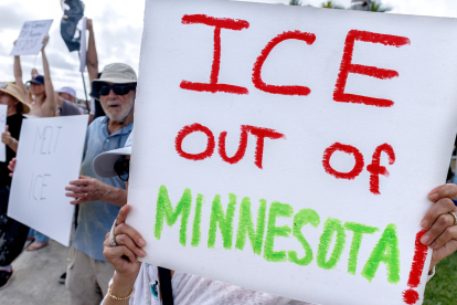 Activistas rechazaron las redadas en las que han sido retenidos niños ecuatorianos, como Chloe, de 2 años.