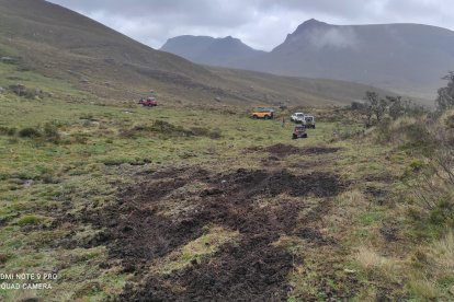 Carros 4x4 estuvieron haciendo pruebas y causaron daños ambientales en el Cajas.