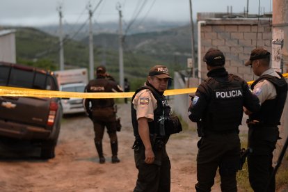 Miembros de la Policía Nacional acudieron al sitio para levantar indicios