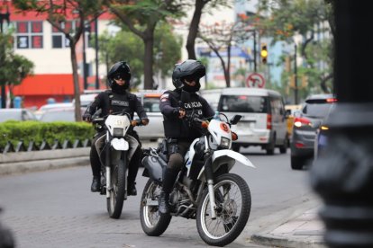 Un joven fue retenido tras robo registrado en el centro de Guayaquil.