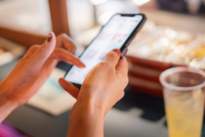 Denuncian que Tiktok creó su aplicación con fin de generar adicción a los jóvenes.