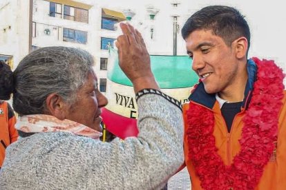 El campeón mundial confirmó la muerte de su madre con una publicación en redes sociales.