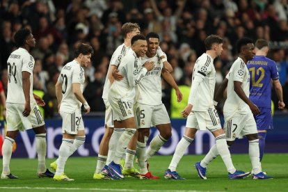 Real Madrid culmina la fase de liga de Champions League contra Benfica.