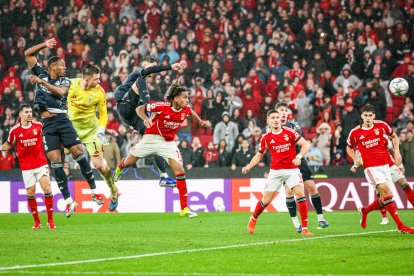 Trubin hizo la épica y clasificó a su equipo a la siguiente fase de Champions League.