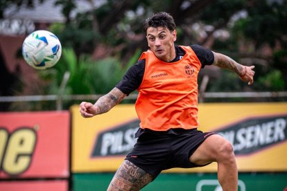 Sergio Núñez, uruguayo de 25 años, es uno de los incorporados al Barcelona 2026.