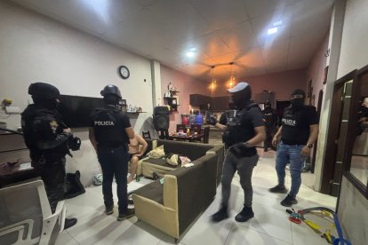 Durante el operativo se detuvo a seis personas.