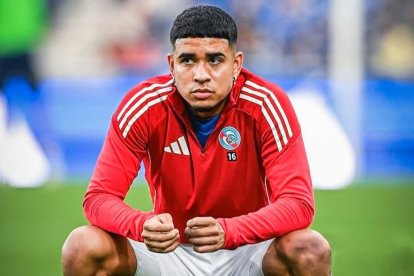 Al principio, Kendry Páez se ganó la titularidad en Estrasburgo.