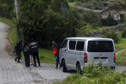 La diligencia judicial se inició en la hacienda donde se cometió el crimen, en Pifo.