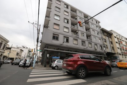 El niño cayó desde un edificio del centro de Guayaquil.