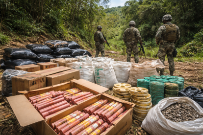 Material incautado durante un operativo en una zona rural fronteriza del país.