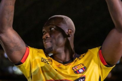 Felipe Caicedo fue presentado como refuerzo en la Noche Amarilla 2025.