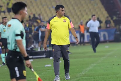 Noche Amarilla sin victoria, pero con fe en el nuevo Barcelona de César Farías.