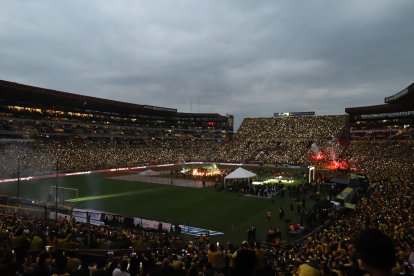 Hinchas del Barcelona SC llenaron el Monumental en la Noche Amarilla 2026.
