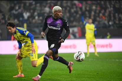 Nilson Angulo ficha por Sunderland de la Premier League.