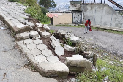 Existen zonas donde los terrenos empiezan a ceder, como se puede observar en esta imagen.