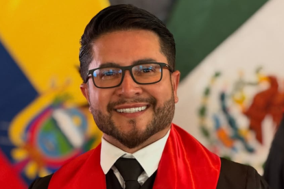 Jorge Heredia recibió el título de Doctor Honoris Causa