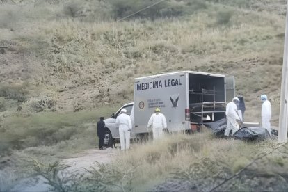 Los cadáveres fueron retirados del lugar tras confirmarse que fueron baleados.