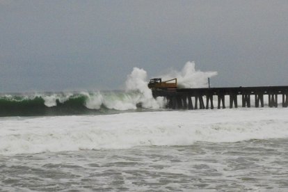 Oleaje fuerte impactará en la costa ecuatoriana.