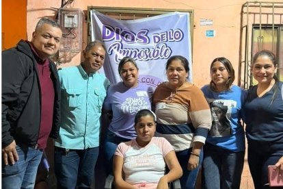 Los familiares de Damaris la recibieron en su casa luego de su salida del hospital.