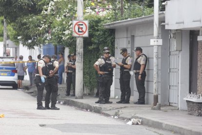 Las autoridades llegaron para levantar indicios.