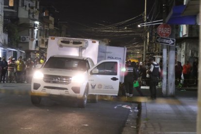 La Policía llegó al sector para realizar el levantamiento del cadáver.