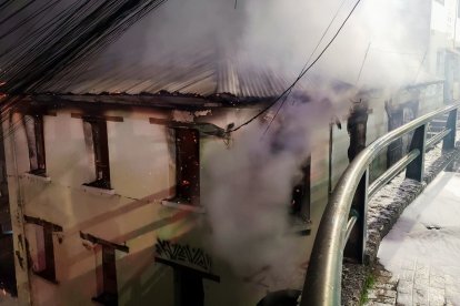 La casa se encontraba deshabitada y ocurrió en la madrugada.