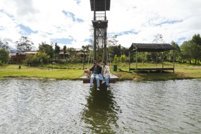 Alrededor de la laguna se puede realizar cabalgatas, senderismo.