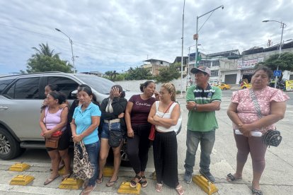 Familiares de ocho pescadores desaparecidos  solicitan que se fortalezca la búsqueda del barco por  vía aérea.