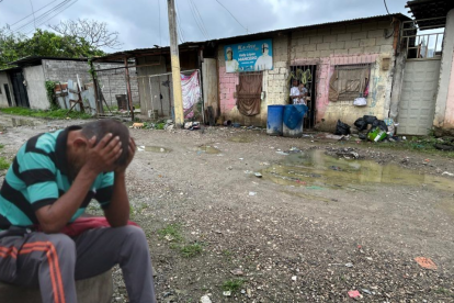 En esta vivienda, de una sola planta, se registró el hecho violento que acabó con la vida de dos menores de edad.