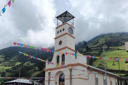 En el interior de la iglesia parroquial conservan la imagen hecha en el árbol de la aparición.
FECHA: 2026/02/ 08