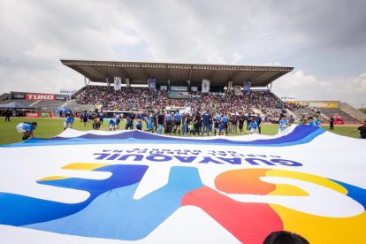 En Guayaquil, menores de edad compartieron en un exfutbolista campeón del mundo.