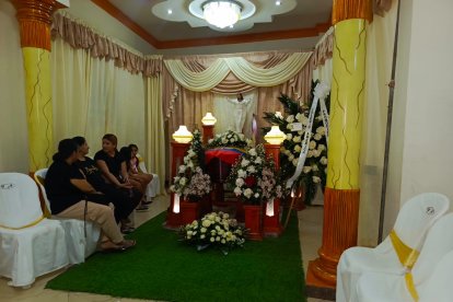 En el sector San Rafael, de Quevedo, se realizó el velorio del policía Cristhian Bravo Murillo.