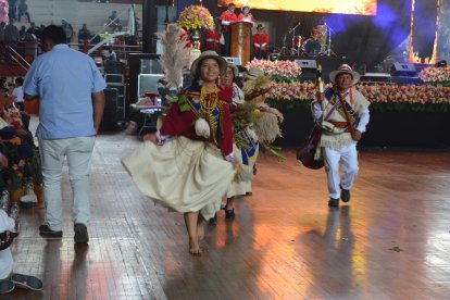 El Pawkar Raymi, fiesta ancestral del florecimiento, dio inicio oficial al Carnaval de Guaranda con música, danzas y ofrendas a la Pachamama.