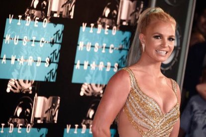 Britney Spears concreta un acuerdo histórico al vender los derechos de su catálogo musical a Primary Wave por una cifra millonaria.