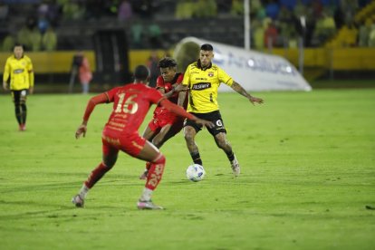 Barcelona presentó su plantilla 2026 en la Noche Amarilla en Quito.