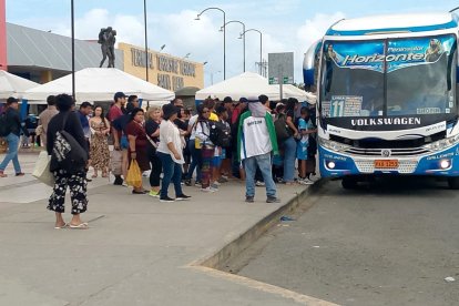 Los buses que laboraron durante la paralización no fueron suficientes para los usuarios.