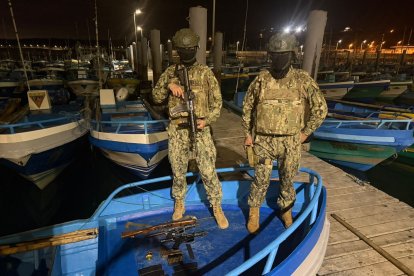 Los miembros de las Fuerzas Armadas capturaron a un supuesto implicado.