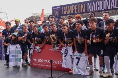 El extremo juvenil (número 8) fue la figura de la final del Intercolegial nacioanal, que se desarrolló en Quito