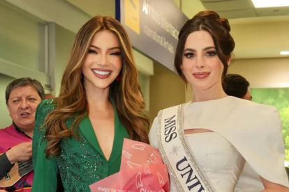 La Miss Universo Ecuador 2024 Mara Topic, y la Miss Universo 2025 Fátima Bosch en Ambato.