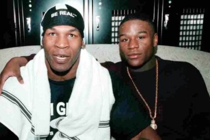 Mike Tyson (i) y Floyd Mayweather volverán a ponerse los guantes en abril de 2026.