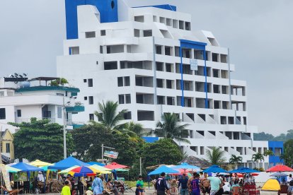 Problemas viales restaron visitantes en las playas esmeraldeñas.