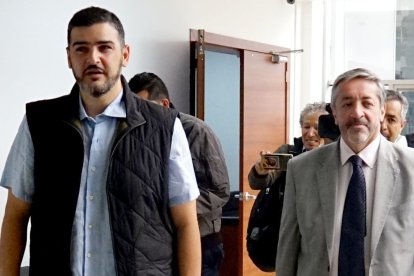 Aquiles Álvarez enfrenta dos causas penales en su contra, en los denominados casos Triple A y Goleada; por este último guarda prisión preventiva.