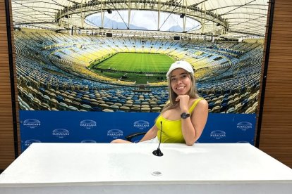 Allison Dabas en una de las visitas futboleras que más disfrutó: conocer el estadio Maracaná, en Río de Janeiro, Brasil.