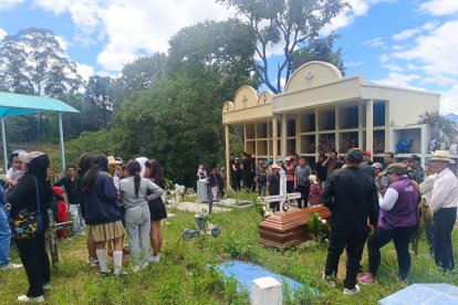 La tarde de este jueves 19 de febrero sepultaron a la abuelita envenenada.
